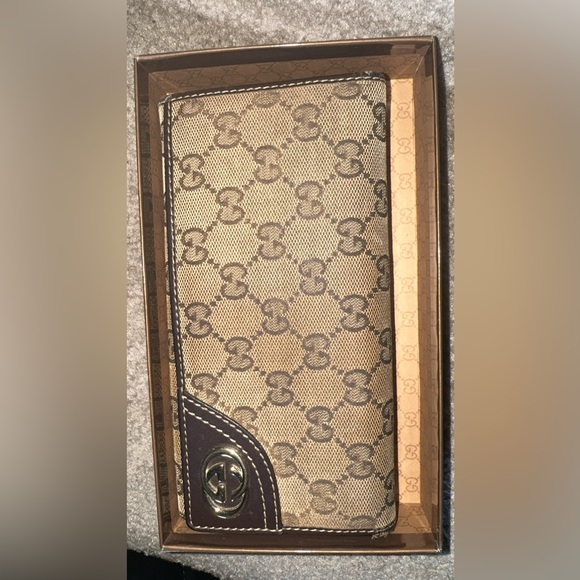 Gucci wallet with box - Picture 5 of 8